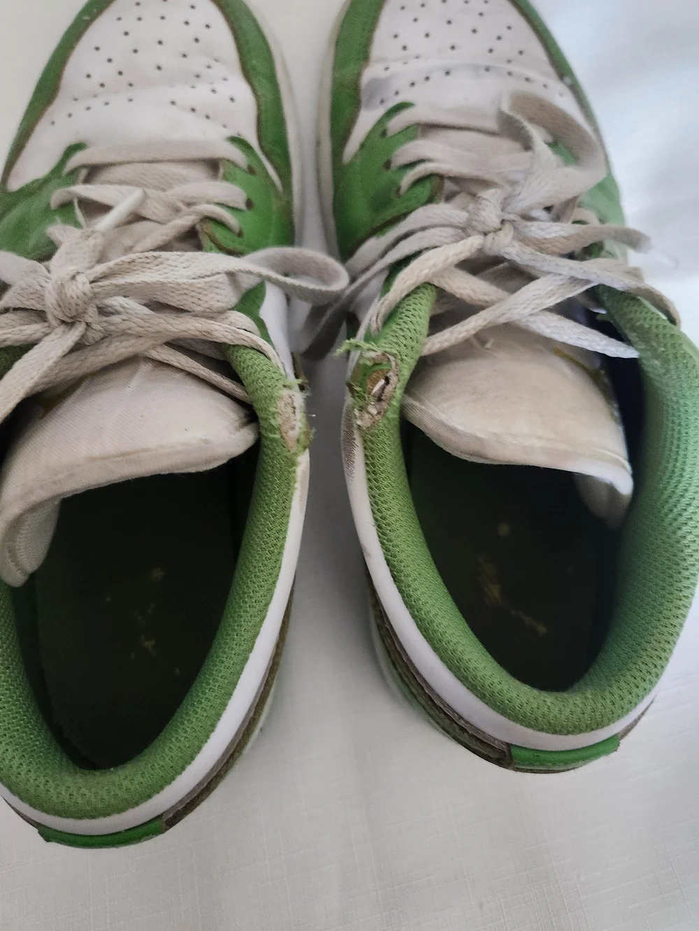 Nike Air Jordan 1 Low SE in Chroropyll And White. Mens Size 7